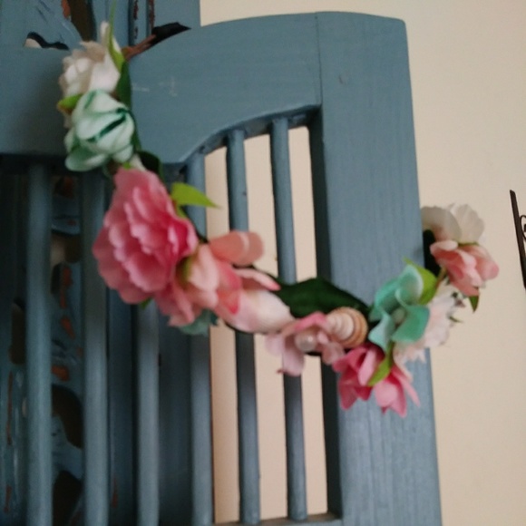 Floral and seashell headband - Picture 2 of 4